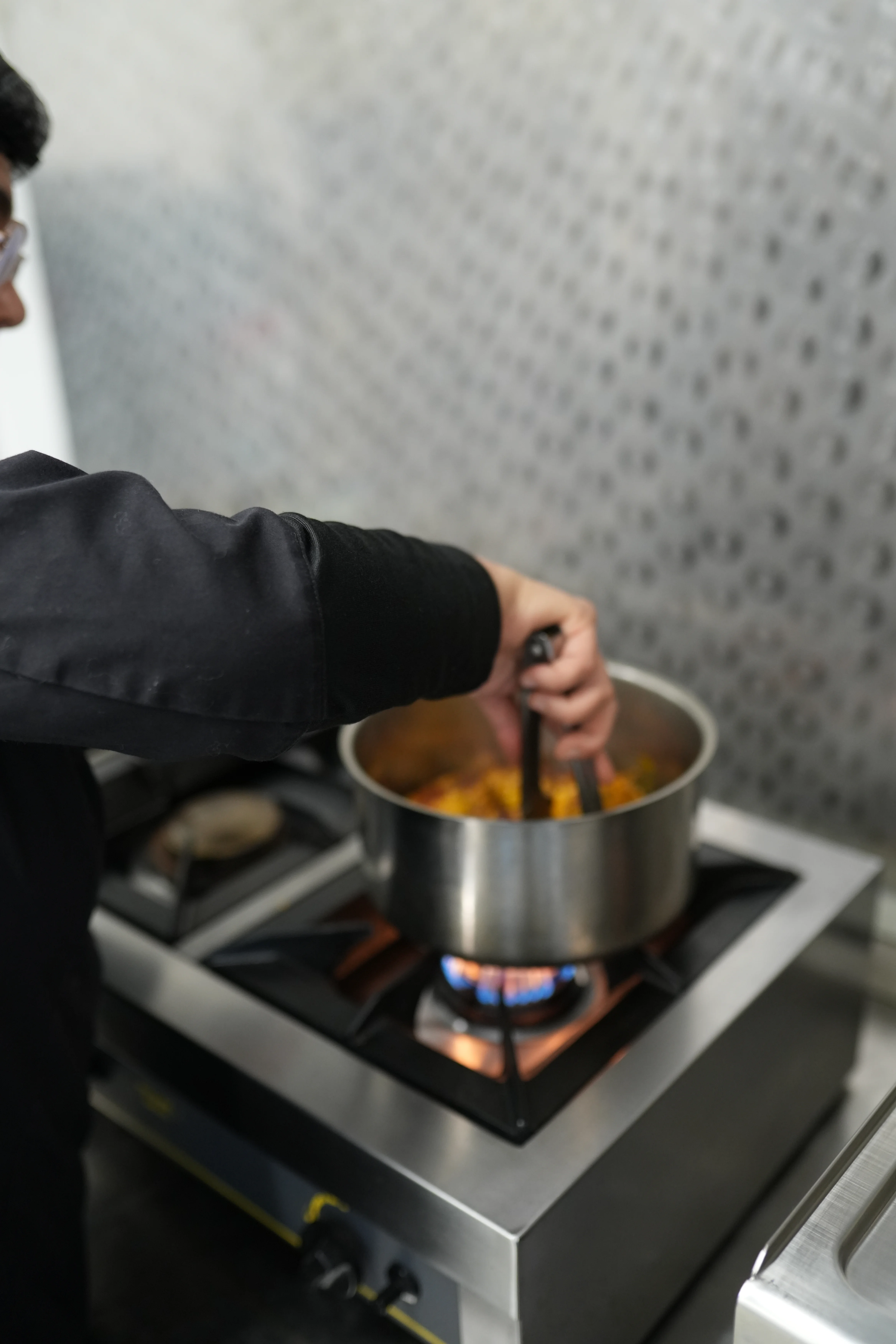 La Cheffe Sonia en cuisine